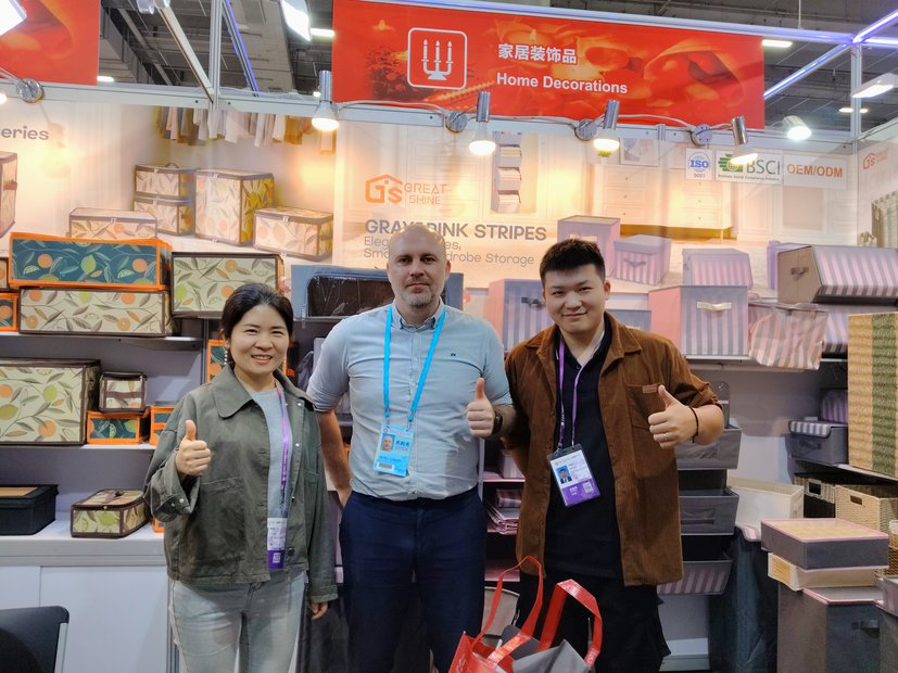 鸿贝家居参加展会